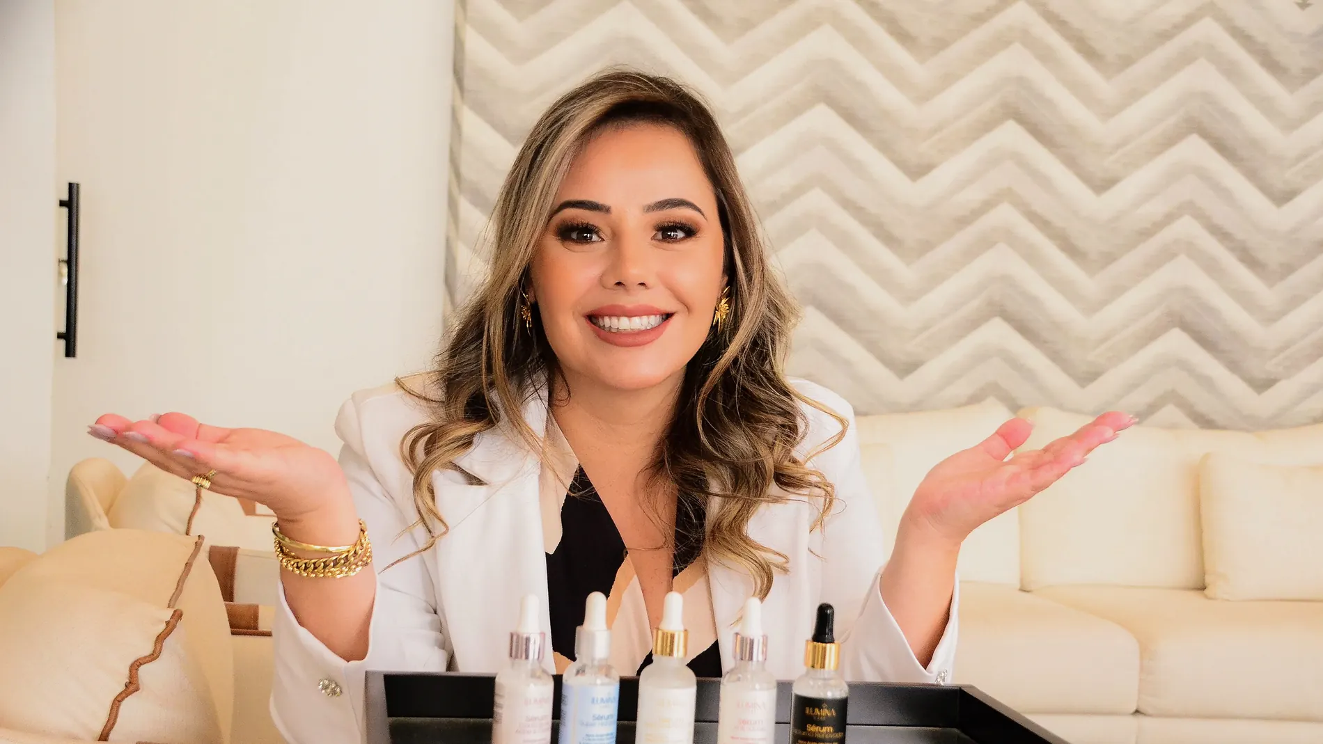 Dra. Nayara Carvalho Carneiro Laizo com a linha Ilumina Care